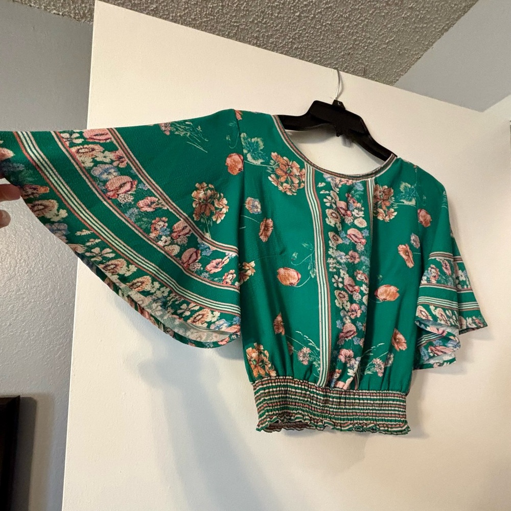 Green Smocked Crop Blouse with Flutter Sleeves - Picture 5 of 6